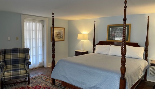 Room, 1 King Bed (402), Stairs Required