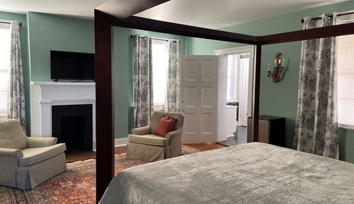 Room, 1 King Bed (407), Stairs Required