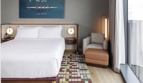 Deluxe Room, 1 King Bed, Accessible