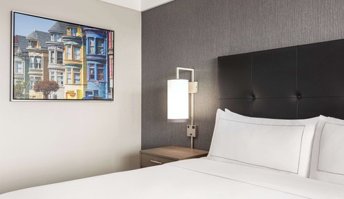 Deluxe Room, 1 King Bed, Bay View