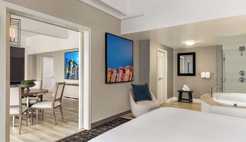 Presidential Suite, 1 King Bed, Balcony, City View