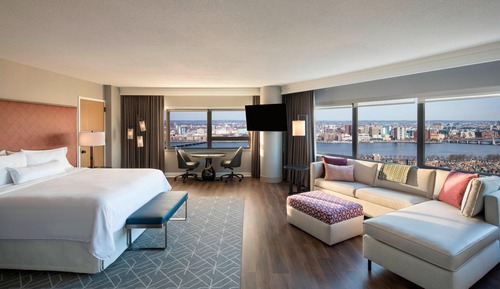 Studio Suite, 1 King Bed with Sofa bed, River View
