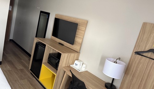Standard Room, 1 Queen Bed