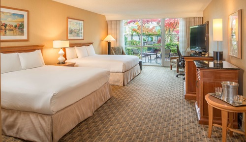 Deluxe Room, Multiple Beds, Pool View