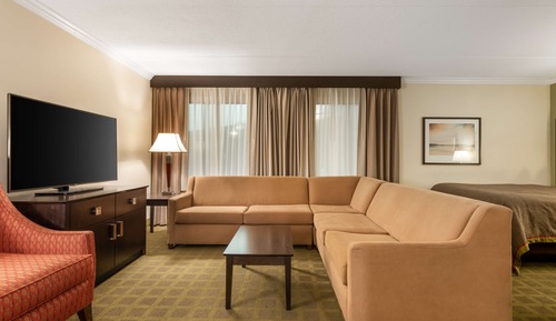 Family Suite, 2 Queen Beds, Non Smoking, Kitchenette (with Sofabed)