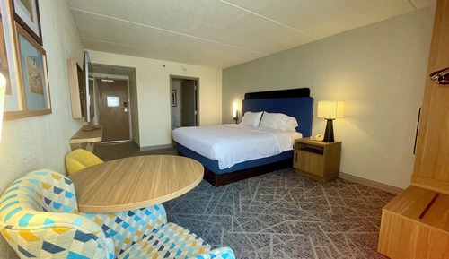 Room, 1 King Bed, Accessible, Non Smoking (Mobility & Hearing, Roll-in Shower)