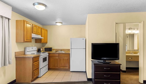 Efficiency, Standard Room, 1 Queen Bed, Non Smoking