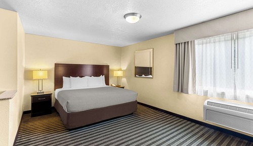 Suite, 1 King Bed, Non Smoking