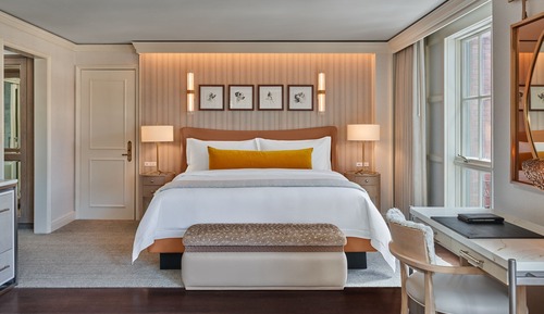 Junior Suite, 1 King Bed with Sofa bed