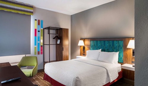 Room, 1 Queen Bed, Accessible, Bathtub