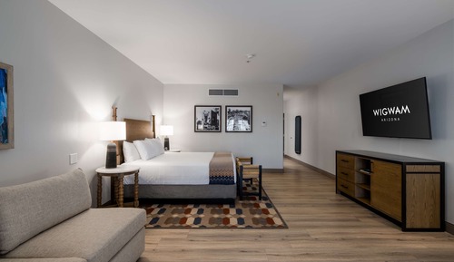 Room, 1 King Bed with Sofa bed (Oasis)