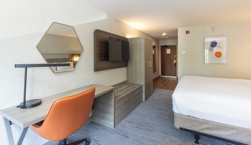 Standard Room, 1 King Bed, Accessible (Communications)