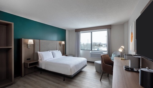 Standard Room, 1 Queen Bed, Mobility Accessible