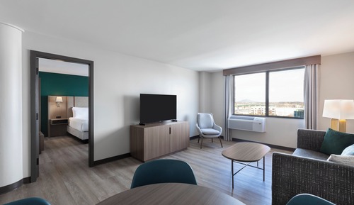 Suite, 1 Bedroom (Dining Area)