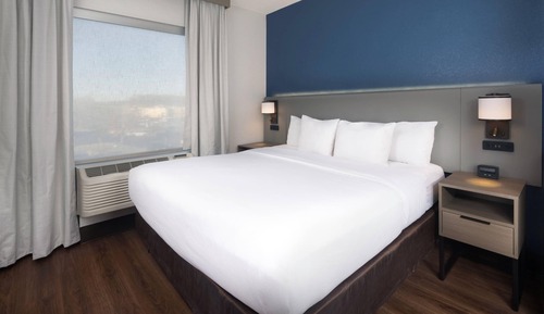 Suite, 1 King Bed with Sofa bed, Accessible, Non Smoking