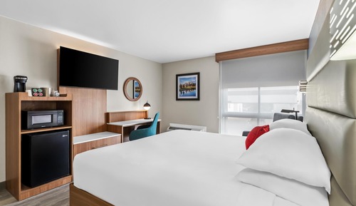 Deluxe Room, 1 King Bed