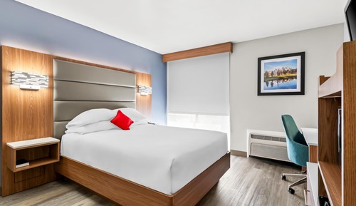 Deluxe Room, 1 Queen Bed