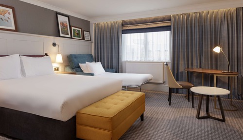 Deluxe Room, 1 Queen Bed with Sofa bed