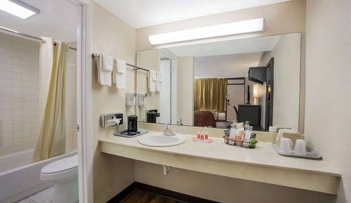 Standard Room, 1 King Bed, Smoking