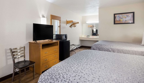 Room, 2 Queen Beds, Non Smoking