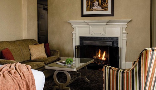 Executive Room, 1 King Bed, Fireplace