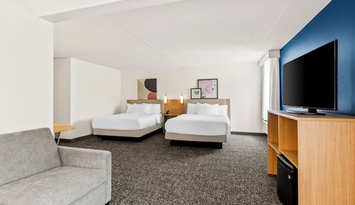 Room, 2 Queen Beds, Accessible, Bathtub (Mobility)