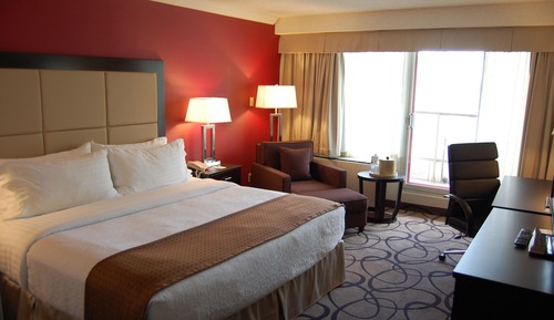 Standard Room, 1 King Bed, Balcony