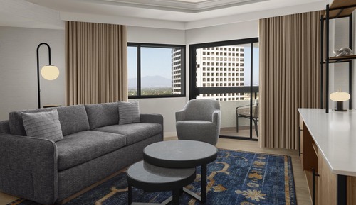 Suite, 1 King Bed with Sofa bed, Corner