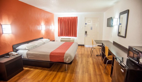 Standard Room, 1 King Bed, Smoking