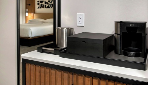 Club Room, 1 King Bed