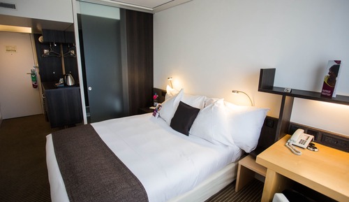 Standard Room, 1 Queen Bed