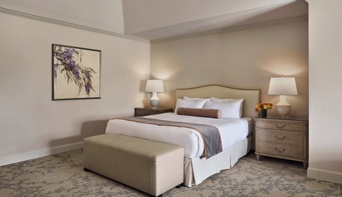 Suite, 1 King Bed (La Petite)
