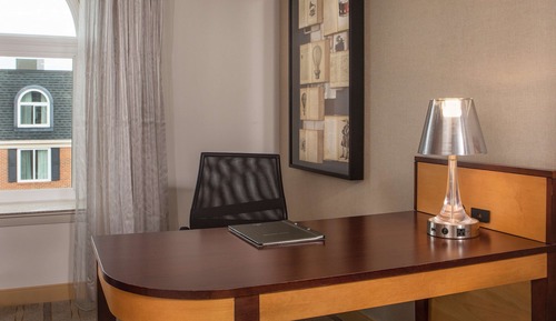 Standard Room, 1 King Bed