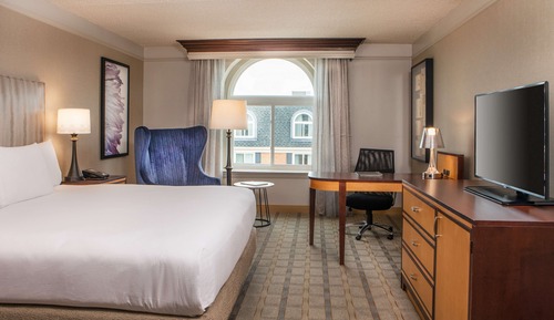 Room, 1 King Bed, Accessible (Hearing)