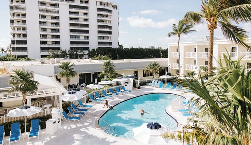 Room, 1 King Bed, Mobility Accessible, Pool View (Roll-in Shower)