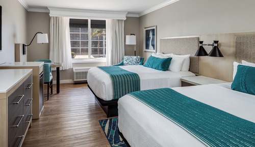 Standard Room, 2 Queen Beds (Standard View)