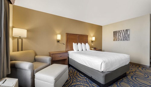 Standard Room, 1 King Bed, Accessible, Non Smoking