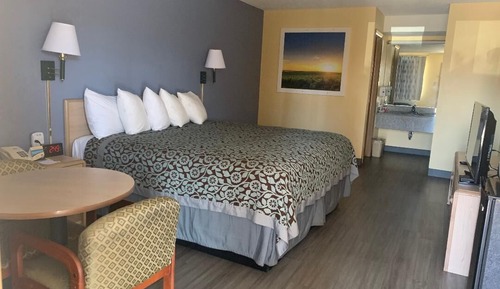 Room, 2 Queen Beds, Accessible, Non Smoking