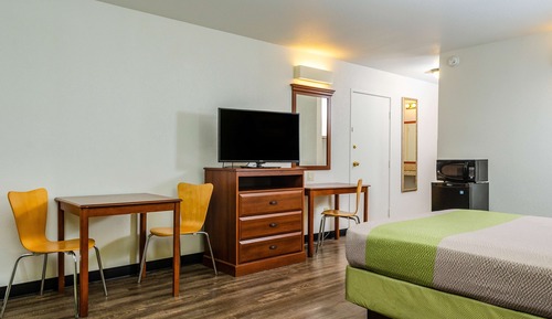 Standard Room, 1 King Bed, Non Smoking