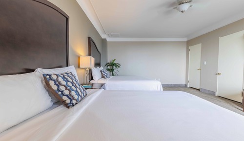 Executive Suite, 2 Queen Beds, Lake View