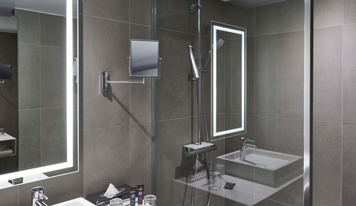 Premium Room, 1 Queen Bed (Executive)