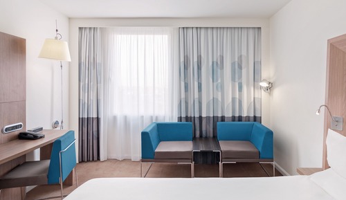 Standard Room, 1 Queen Bed