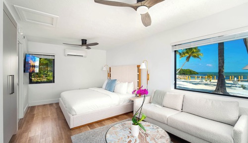 Oceanfront Pool View King Room