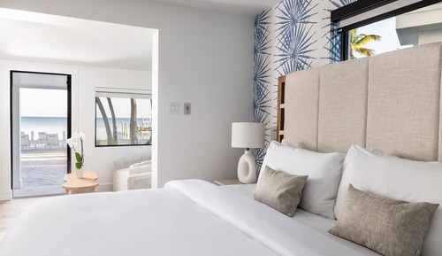 Oceanfront One Bedroom King Cottage