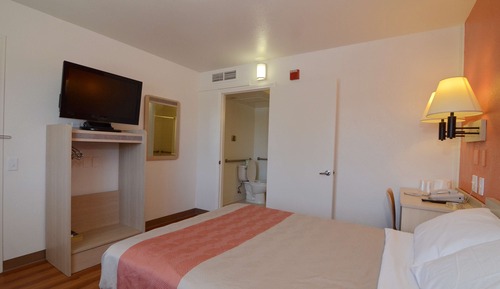 Standard Room, 1 Double Bed, Non Smoking, Refrigerator & Microwave