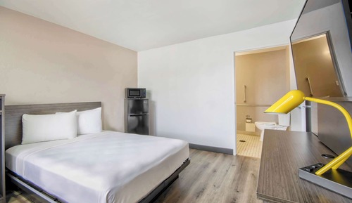 Deluxe Room, 1 Double Bed, Accessible, Non Smoking