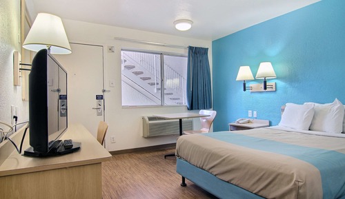 Deluxe Room, 2 Double Beds, Non Smoking, Refrigerator & Microwave