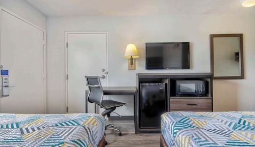 Deluxe Room, 2 Double Beds, Non Smoking, Refrigerator & Microwave