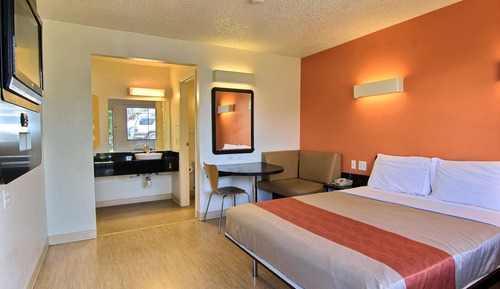 Standard Room, 1 Queen Bed, Non Smoking