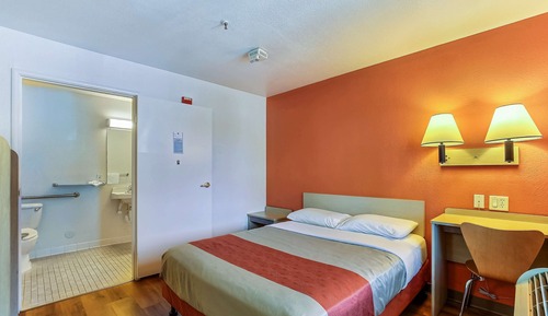 Standard Room, 1 Queen Bed, Non Smoking